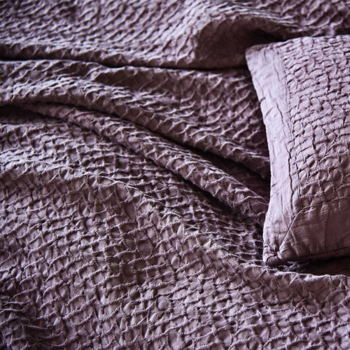 Tagesdecke Alviela Aubergine | URBANARA