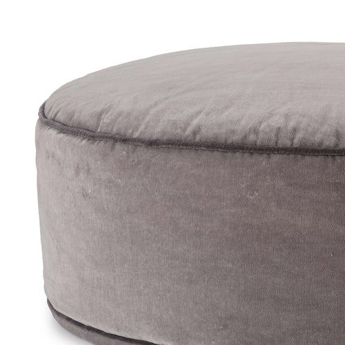 Samt-Pouf Deomali Grau/Dunkelgrau - 75 x 25 cm | URBANARA